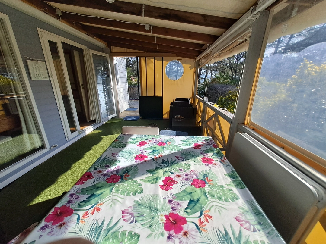 Terrasse couverte du mobil-home